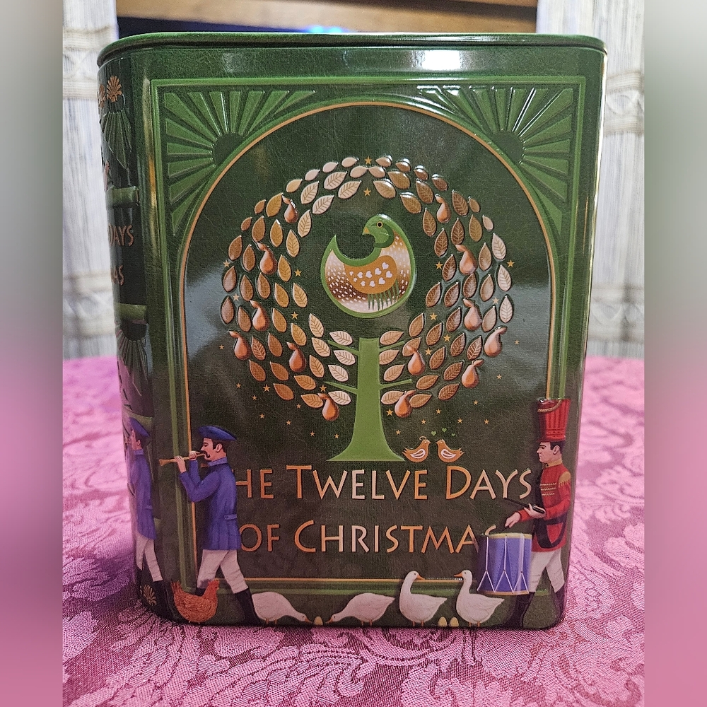 CHRISTMAS BOOK TIN